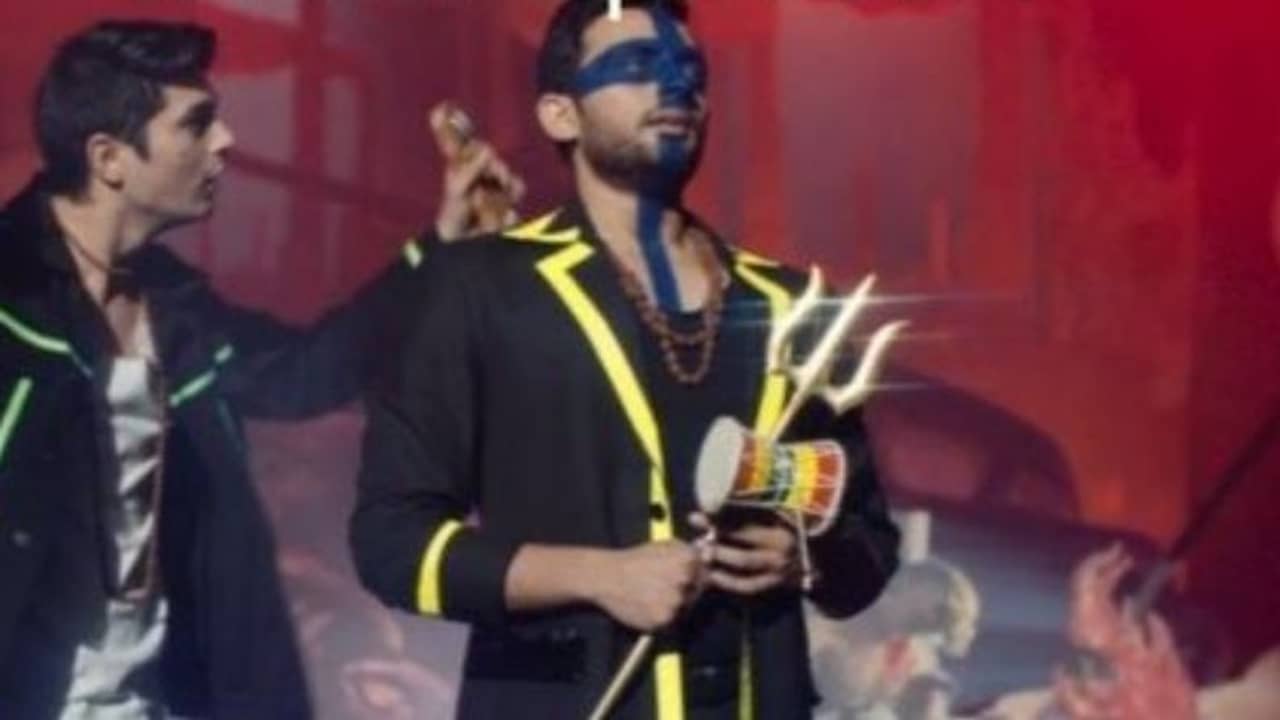 হিন্দু ভাবাবেগে আঘাত, তাণ্ডব বয়কটের ডাক নেট পাড়ায়