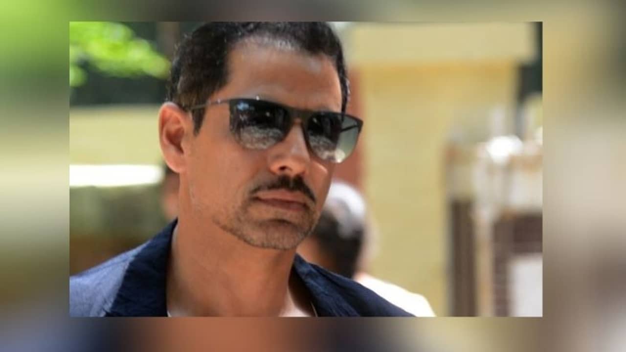 ব্রিটেনে বেনামে সম্পত্তি কেনাবেচা, রবার্ট বঢরার বয়ান নিতে বাড়িতে হানা আয়কর দফতরের