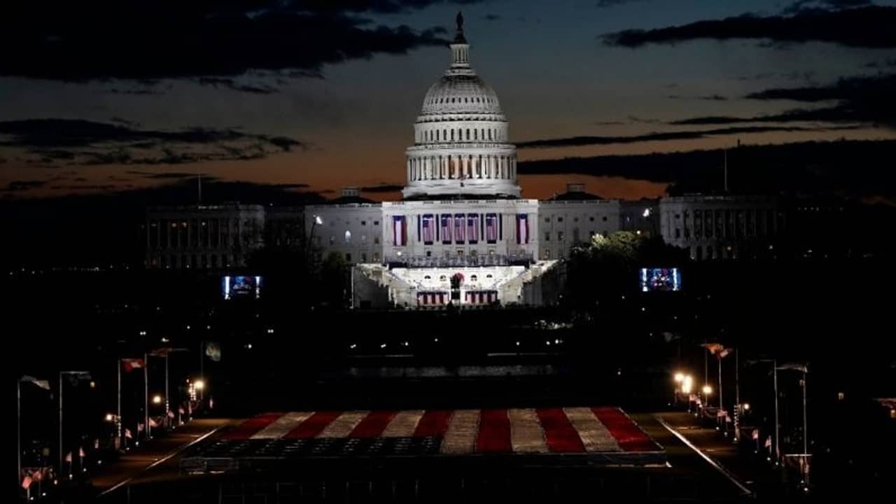 সেজে উঠেছে ওয়াশিংটন, ঐতিহাসিক শপথ গ্রহণের প্রাক্বালে দাঁড়িয়ে মার্কিন মুলুক