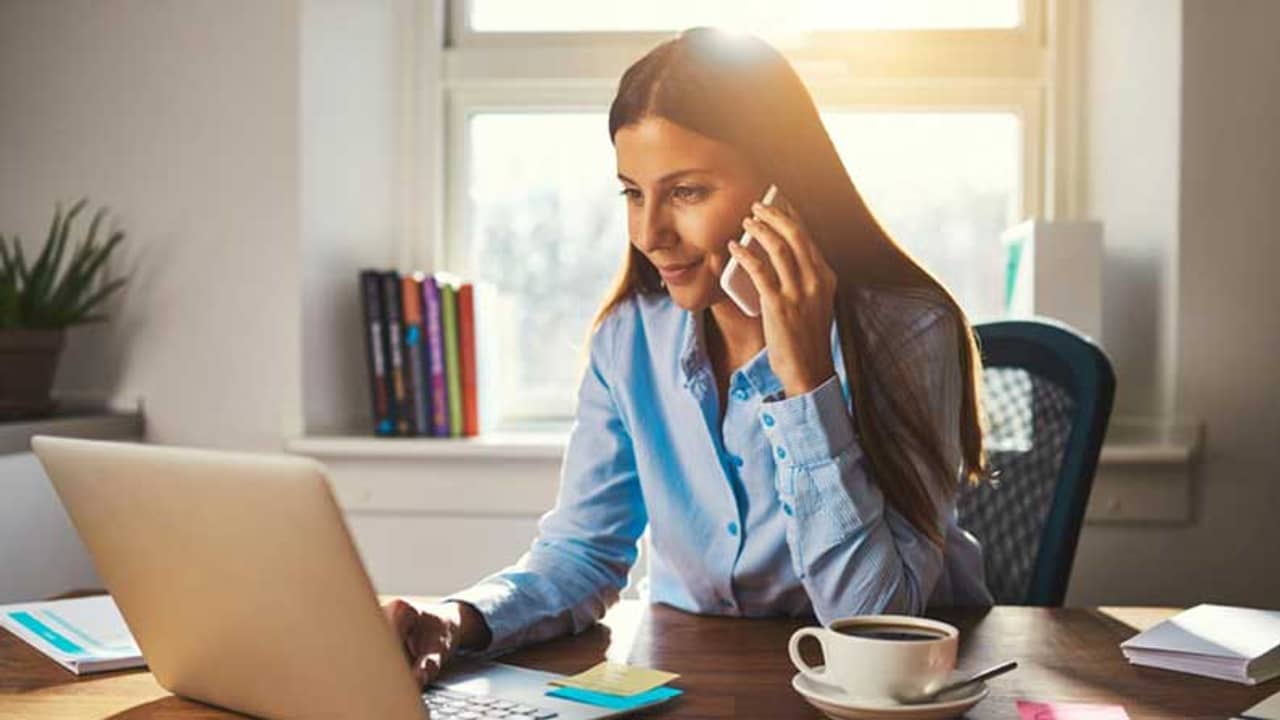 বসের ভিডিও কলে কেমন হবে আপনার বডি ল্যাঙ্গুয়েজ?