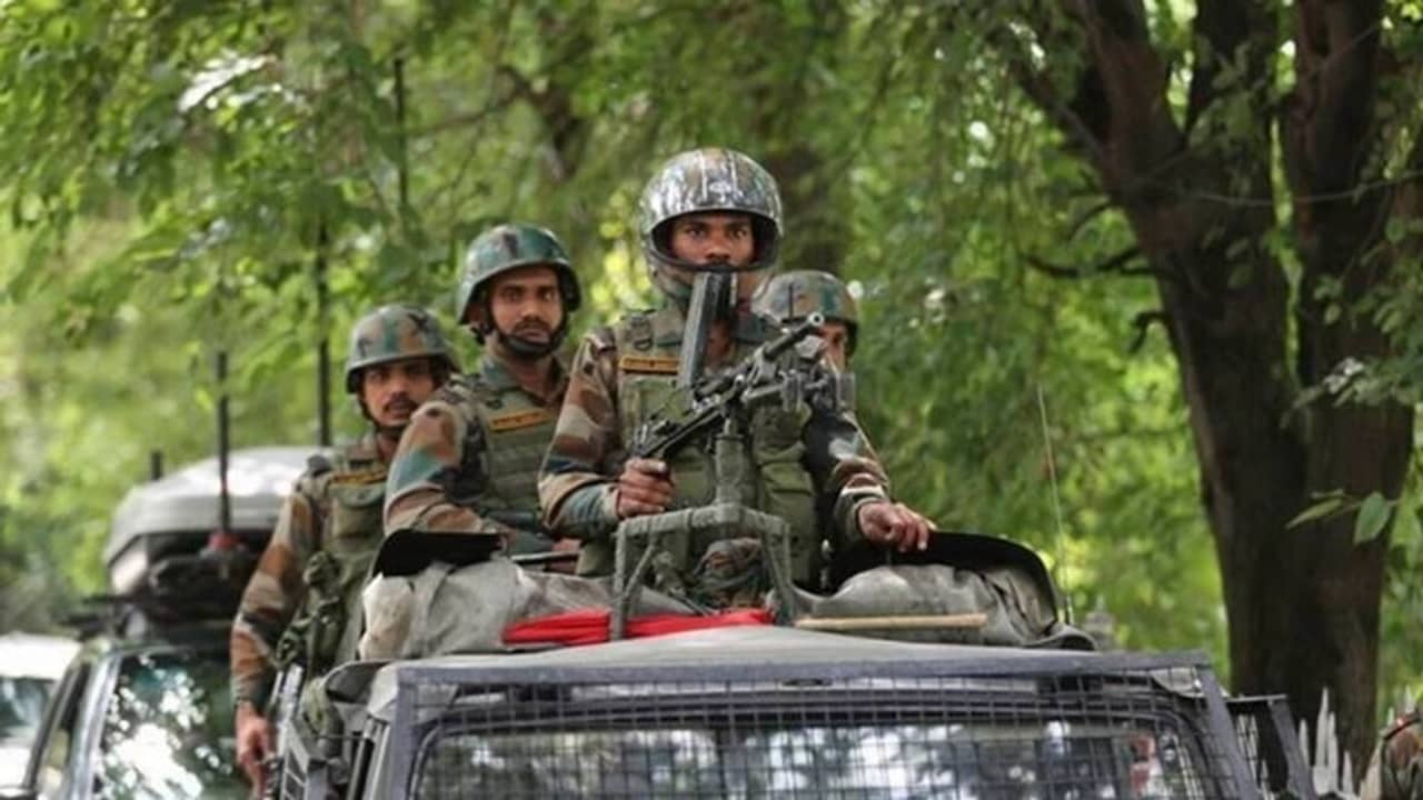 অতর্কিতে জঙ্গি হামলা অসম প্যারামিলিটারি বাহিনীর উপর, গুলির লড়াইয়ে নিহত ১ জওয়ান, আহত ২