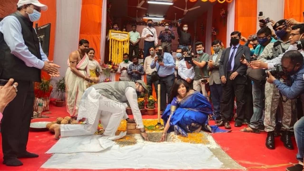 বালিঘাট স্টেশনে যাত্রীদের সুবিধার জন্য দু-দুটি লিফট, শিলান্যাস করলেন কেন্দ্রীয় মন্ত্রী বাবুল সুপ্রিয়