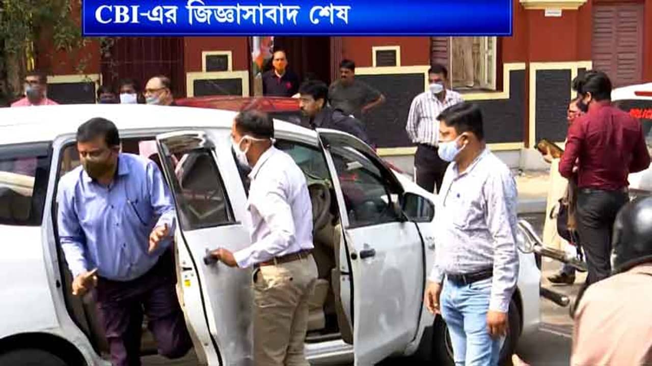 সওয়া এক ঘণ্টা! রুজিরাকে জিজ্ঞাসাবাদ করে অভিষেকের বাড়ি থেকে বেরিয়ে গেল সিবিআই