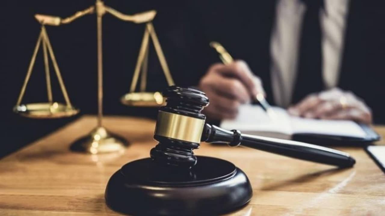 ভিনধর্মে বিচ্ছেদ হবে কী ভাবে? ইউনিফর্ম সিভিল কোডের প্রয়োজনীয়তার কথা বলল হাইকোর্ট