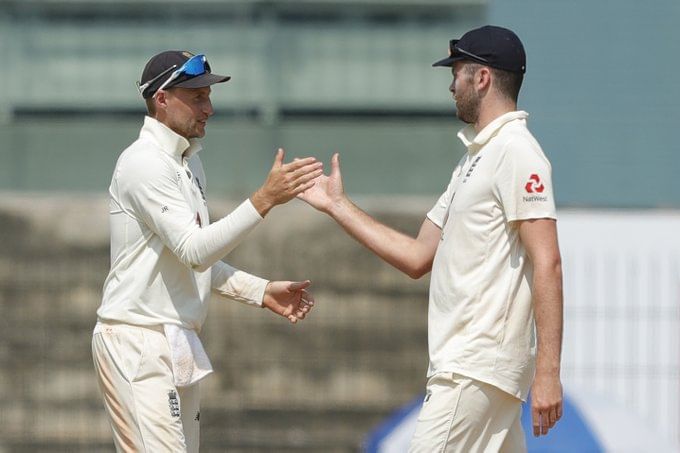 Captain congratulates Anderson