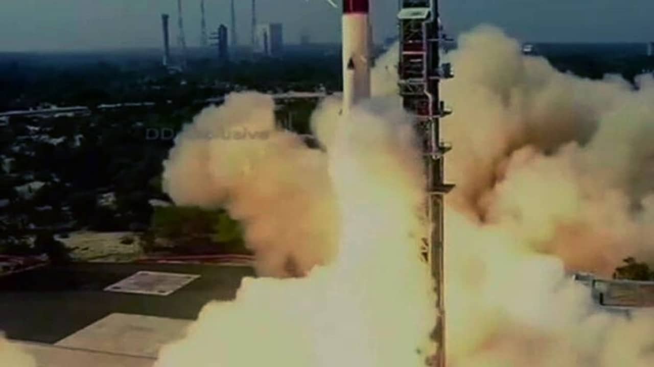 মোদীর ছবি মহাকাশযানেও , স্যাটেলাইটের সঙ্গে মহাকাশে গেল ভাগবত গীতাও