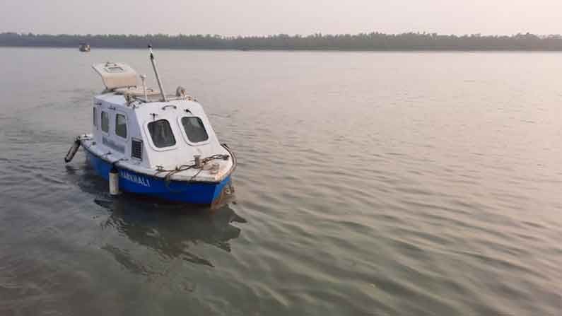 দুই সন্তানকে দু'হাতে চেপে ধরেছিলেন, চোখের সামনে ভেসে যাচ্ছিলেন স্ত্রী! ঝড়খালির অভিশপ্ত রবিবার