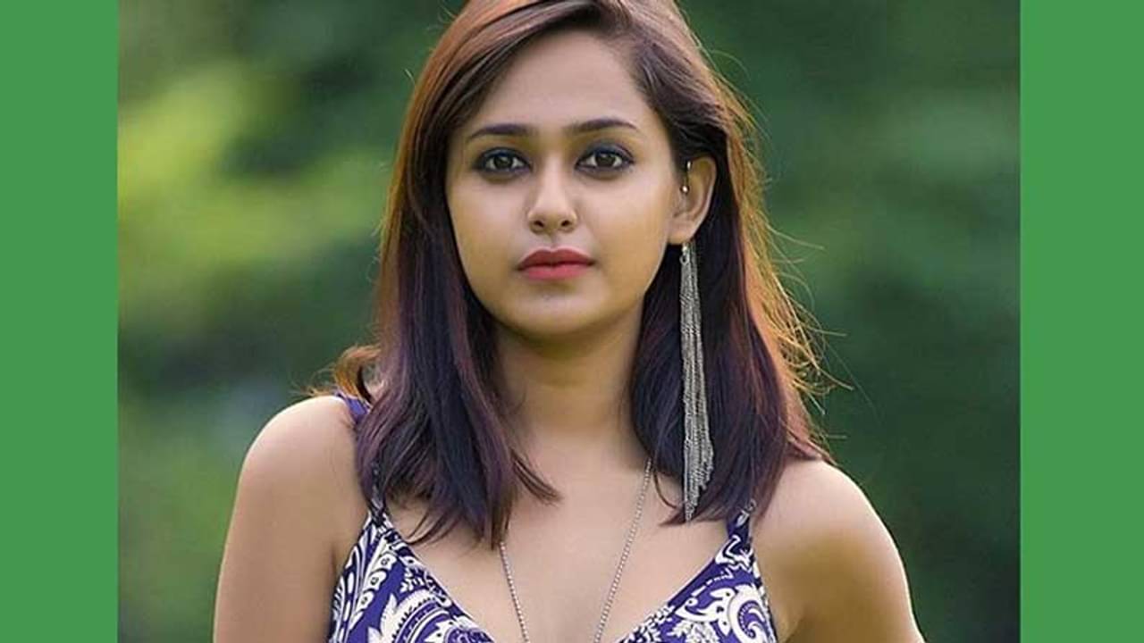 প্রেমে পড়েছেন রোশনি, জানালেন বয়ফ্রেন্ডের আসল পরিচয়...