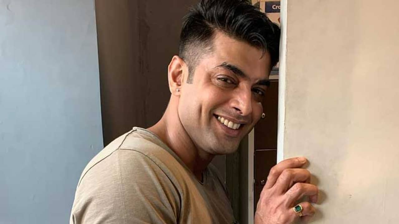 রোশনের ফ্যানক্লাব! কিচ্ছু জানতাম না, আমি সারপ্রাইজড, বললেন শ্রাবন্তীর স্বামী