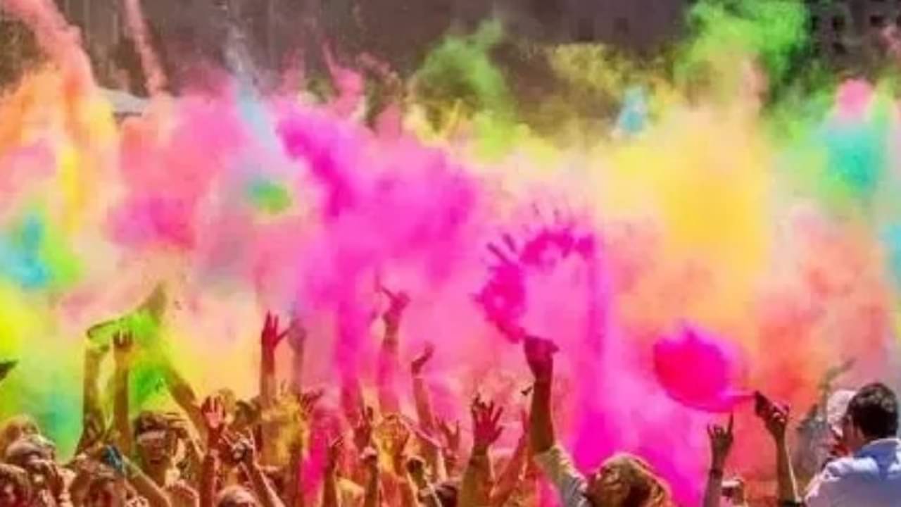 নিউ নর্মালে কীভাবে সেলিব্রেট করবেন হোলি? কোথায় যাবেন?