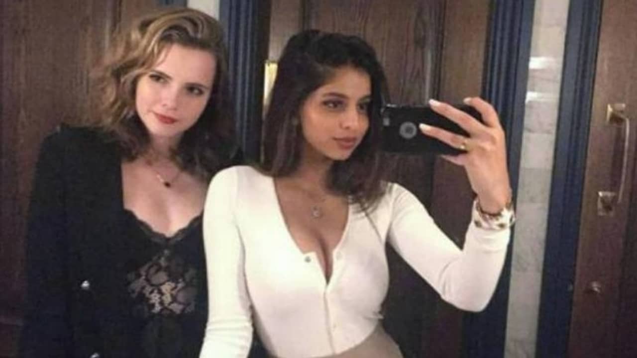 নিউইয়র্কে বন্ধুর সঙ্গে পার্টিতে গিয়ে অনুশোচনা শাহরুখ-কন্যা সুহানার, কেন?