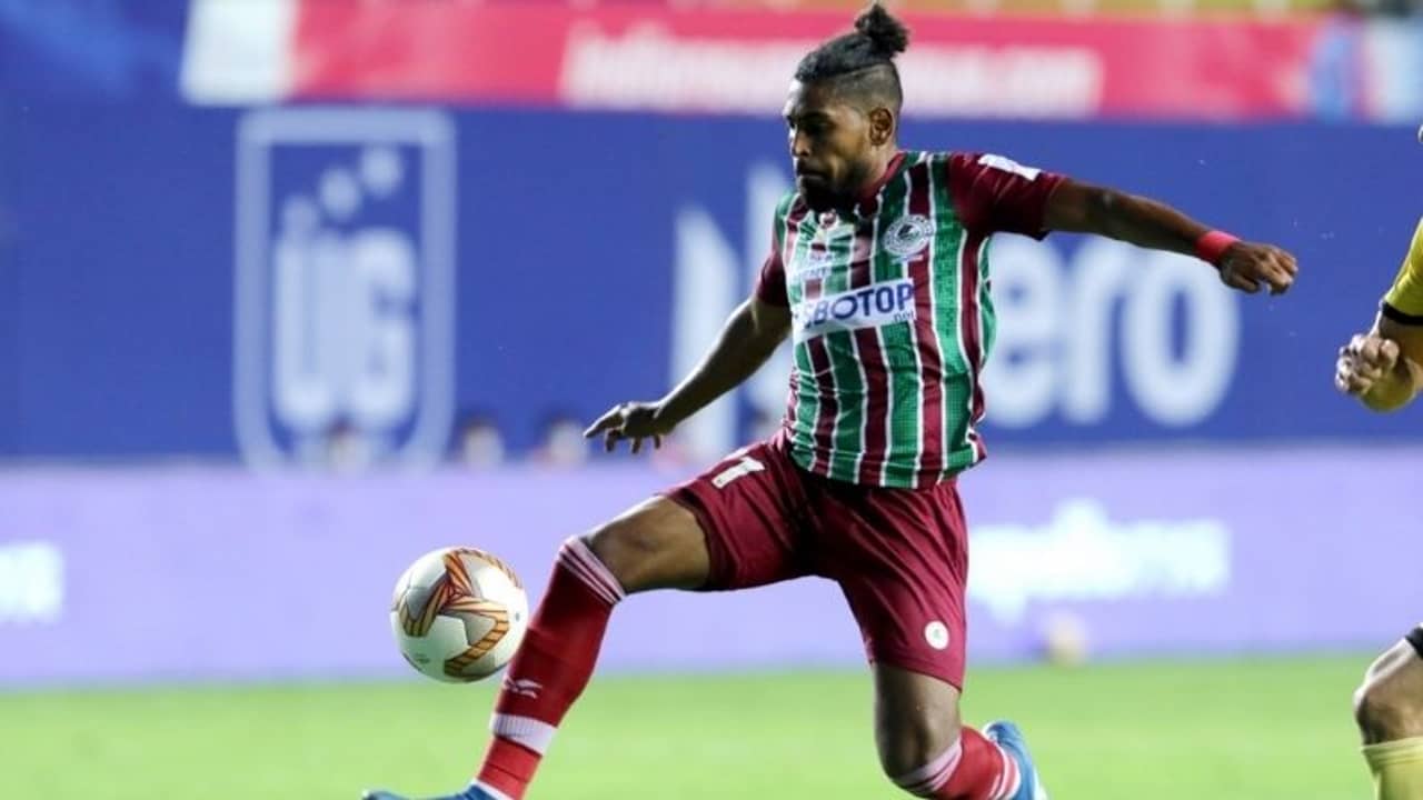 ১০ জনে সবুজ-মেরুন স্বপ্নে হানা হায়দরাবাদের