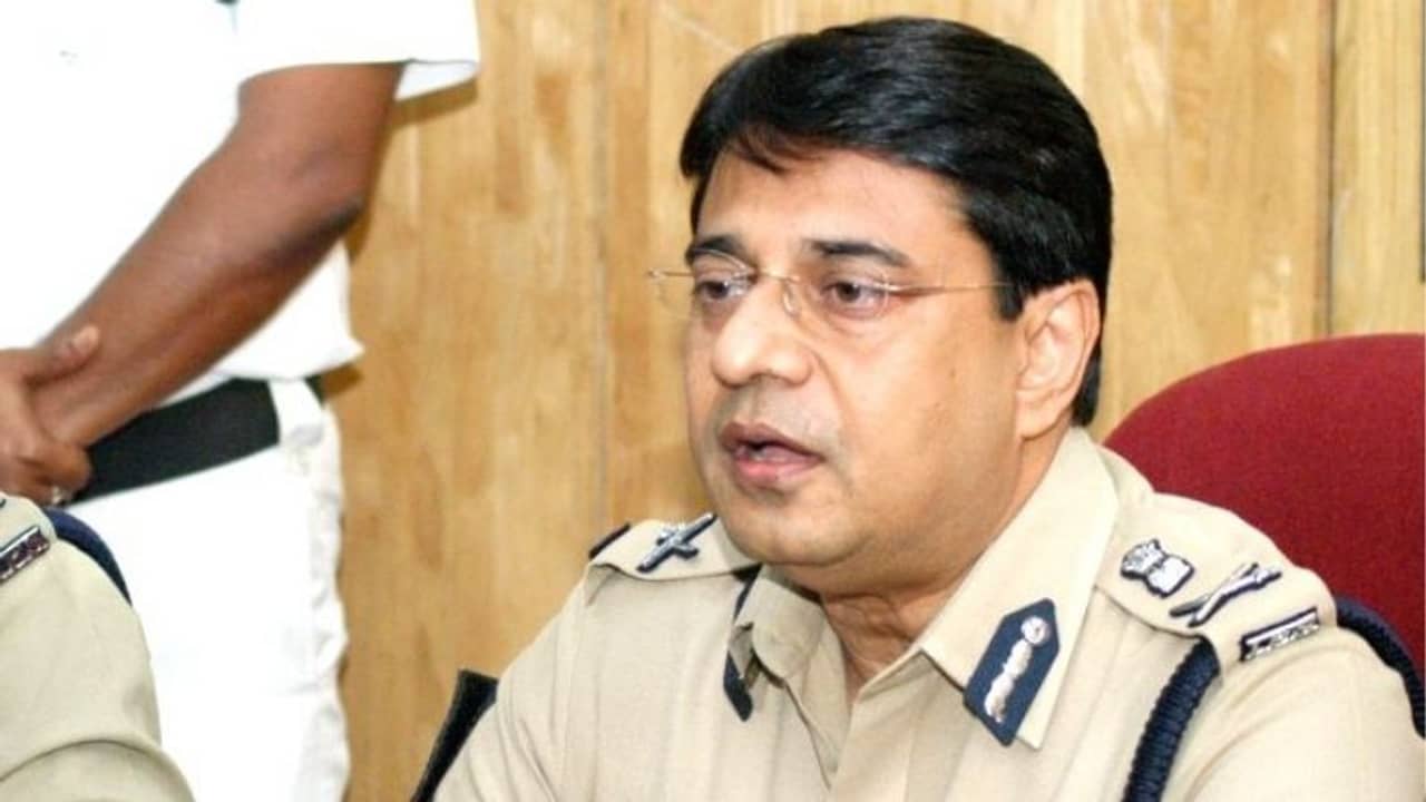 ভোটের আগে কলকাতার পুলিশ কমিশনার বদল, নতুন নগরপাল সৌমেন মিত্র