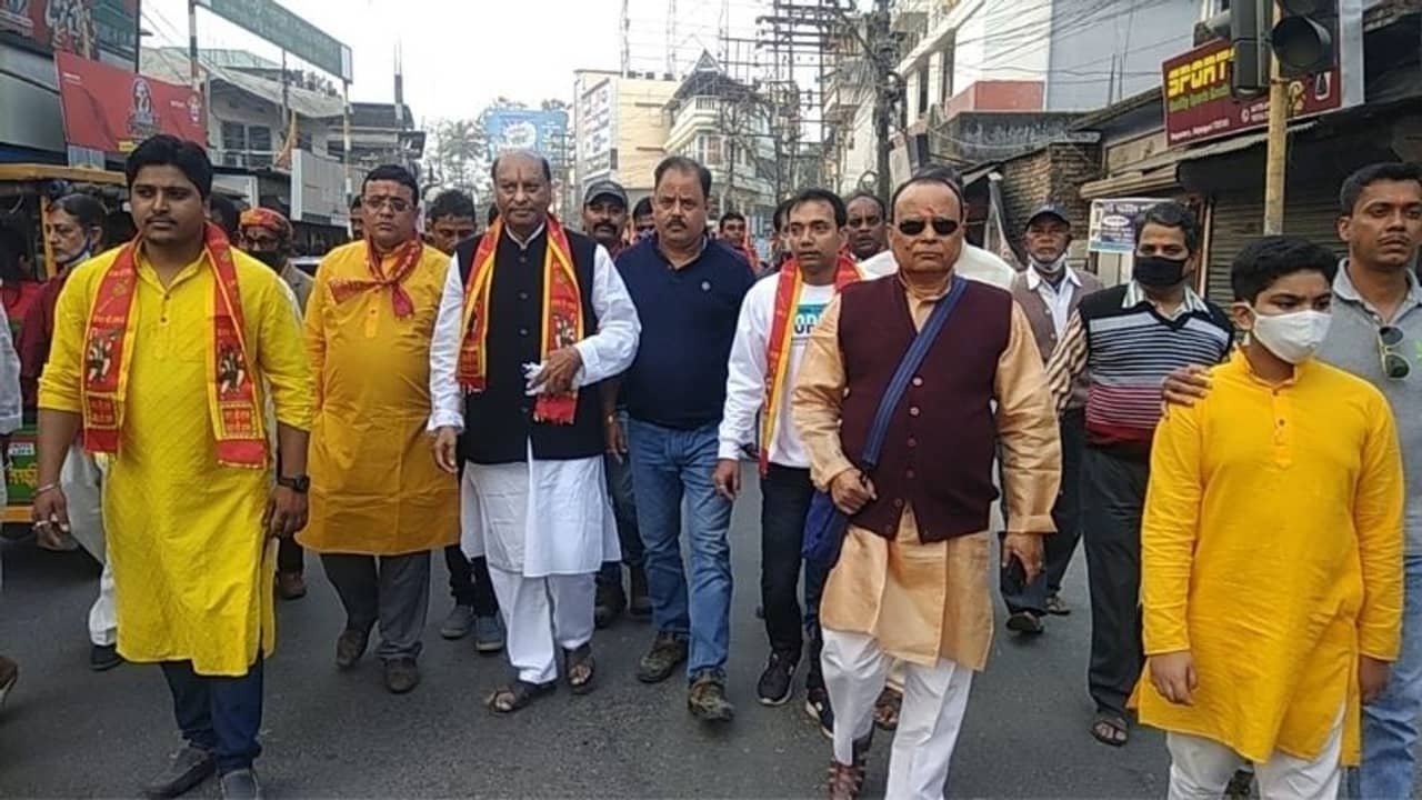 ধর্মীয় শোভাযাত্রায় তৃণমূল নেতা, উঠল জয় শ্রীরাম ধ্বনি