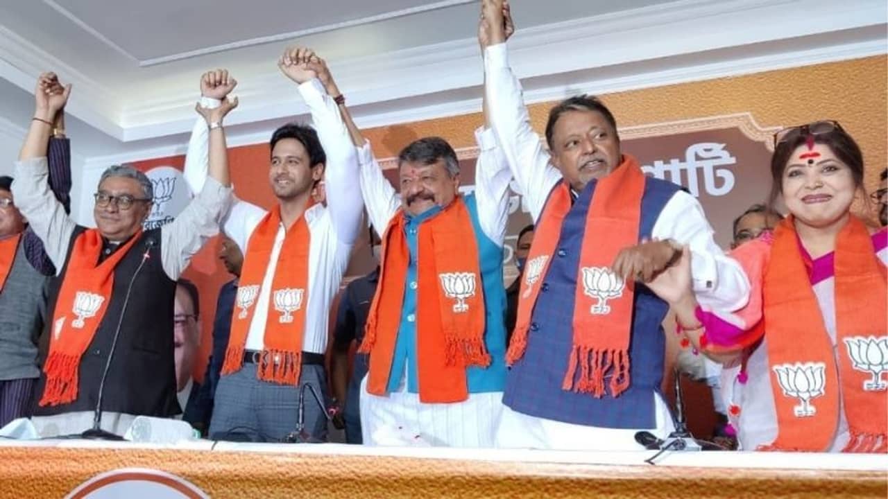 বিজেপিতে যোগ দিলেন যশ, সৌমিলি, পাপিয়া