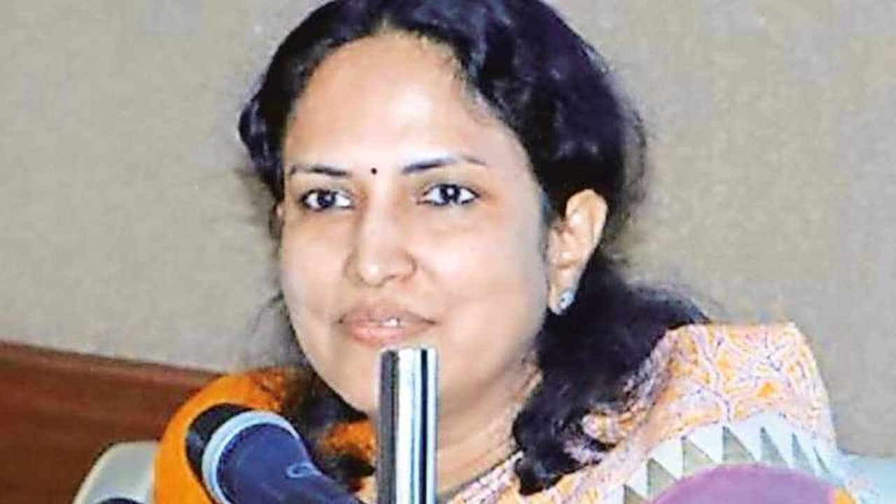 যৌন হেনস্থা নিয়ে বিতর্কিত রায়, পুষ্প গনেড়িওয়ালার মেয়াদ কমল এক বছর