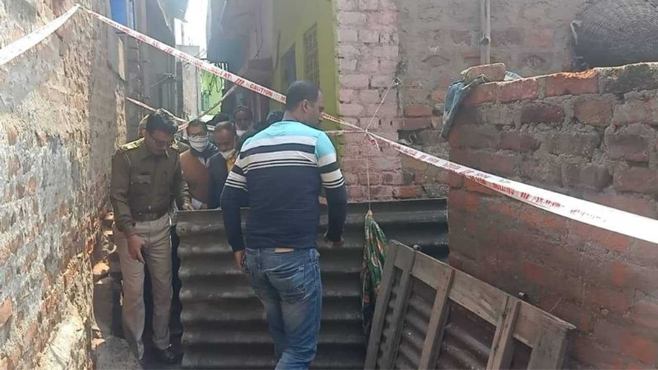 শিল্পাঞ্চলে ফের ধস, মাটির তলায় আস্ত বাড়ি, আশঙ্কায় স্থানীয়রা