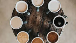 আপনার কফি খাওয়ার অভ্যেস কমান:
চা, কফি, চকোলেট এবং এনার্জি ড্রিংক অতিরিক্ত খাওয়া উচিৎ নয়। সমীক্ষা বলে এতে দৈনিকভাবে দুশ্চিন্তা বাড়তে থাকে ক্রমশ।