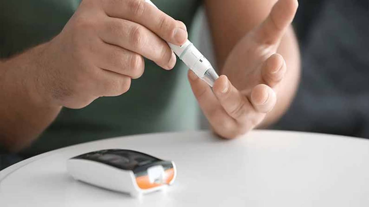 চড়চড় করে বাড়ছে ব্লাড সুগার? মেনে চলুন সহজ কয়েকটি নিয়ম, নিয়ন্ত্রণে থাকবে ডায়াবেটিস