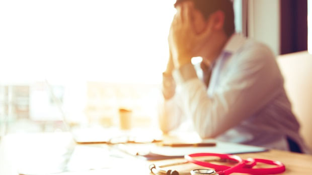 চিকিৎসকের পরামর্শ নিন:
এই সমস্ত উপায়ও রোগ নিরাময় না হলে অবশ্যই চিকিৎসকের সঙ্গে পরামর্শ করুন। তাঁর কথা অনুযায়ী সমস্ত টেস্ট করুন। রোগ নিরাময়ের ক্ষেত্রে প্রয়োজনে ওষুধও খেতে হতে পারে ।