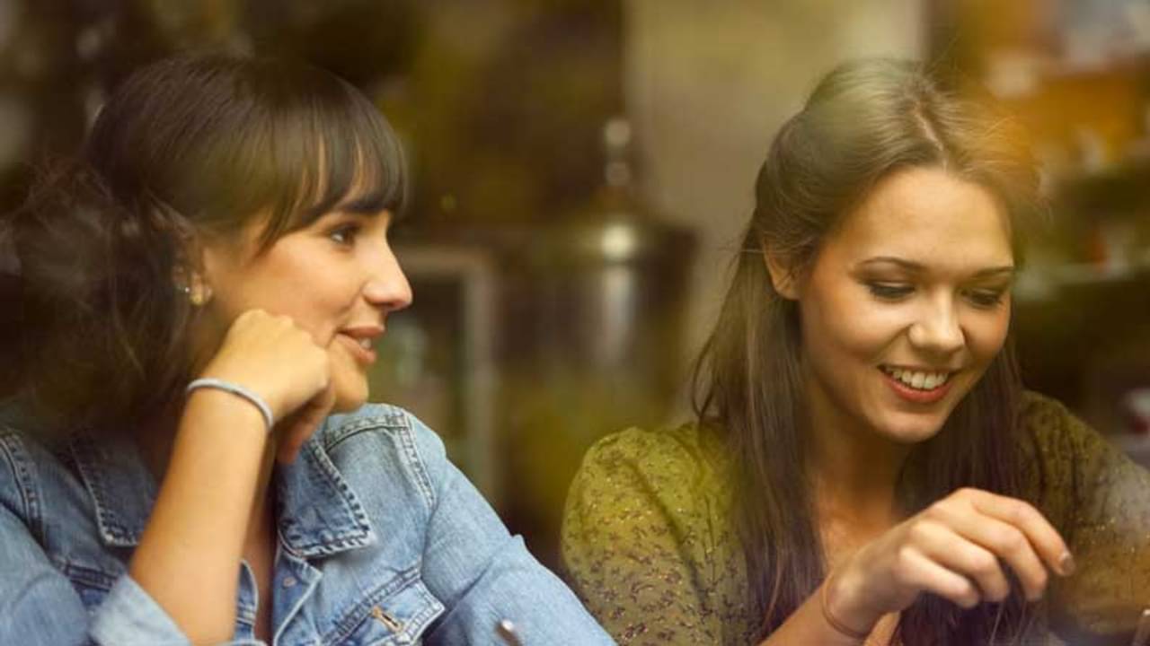 আপনি কি ইন্ট্রোভার্ট? বন্ধু তৈরি করবেন কীভাবে?