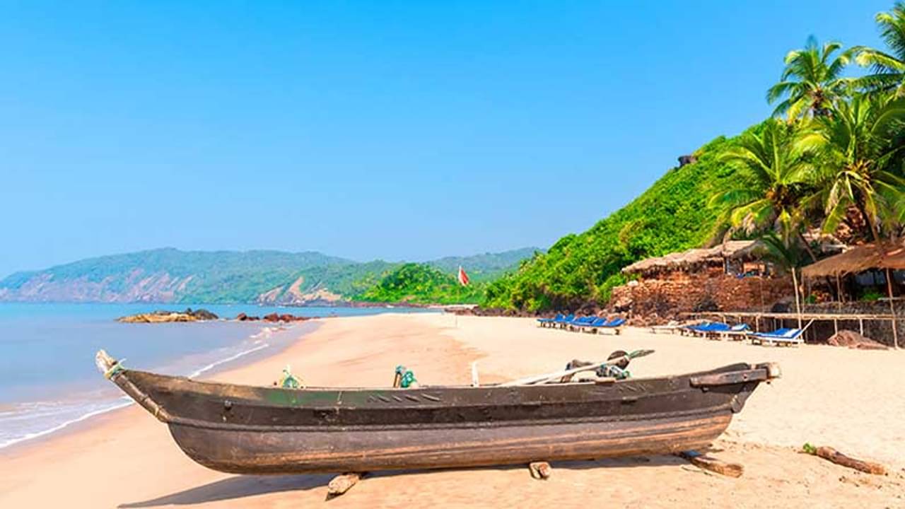 নিরালায় ছুটি কাটাতে বেছে নিতে পারেন গোয়ার কোলা বিচ