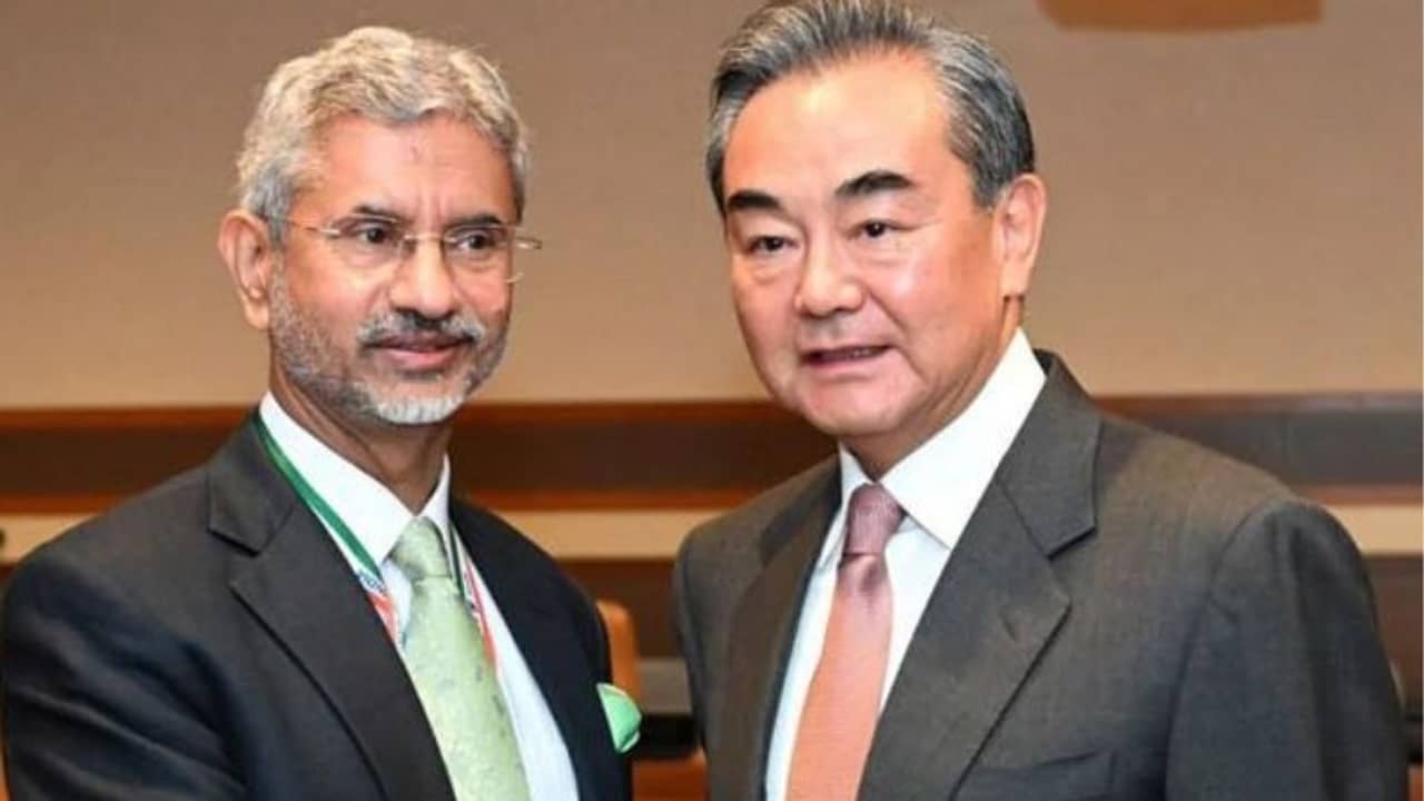 মন গলেছে সেনা প্রত্যাহারে, ৭৫ মিনিটের ফোনালাপ ভারত ও চিনের বিদেশমন্ত্রীর