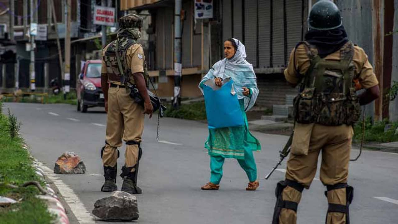 ১৮ মাস পর 4G ইন্টারনেট পরিষেবা ফিরল কাশ্মীরে