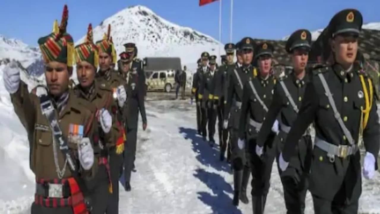 দুমুখো চিন! লাদাখ সীমান্তে মিলিটারি ট্যাঙ্ক নিয়ে হাজির লাল ফৌজ