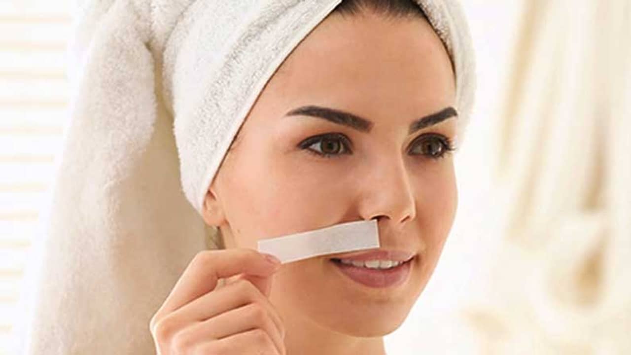 বাড়িতেই সহজে ঠোঁট পরিচ্ছন্ন রাখবেন কীভাবে?