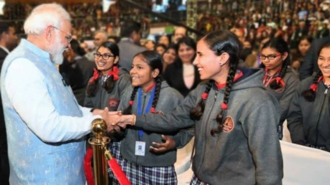 দশম-দ্বাদশের পরীক্ষার্থীদের মনোবল বাড়াতে এবার অনলাইনেই প্রধানমন্ত্রীর পরীক্ষা পে চর্চা