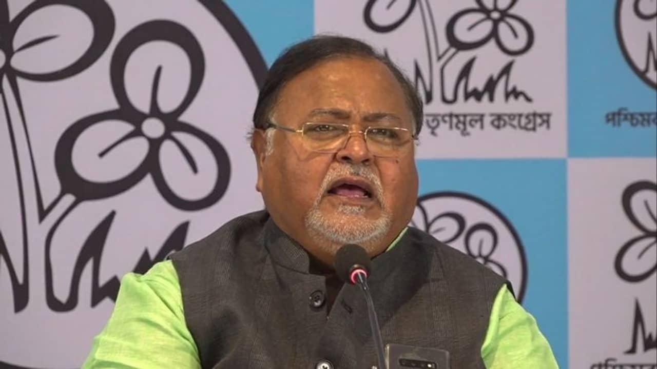 বনধ উপেক্ষা করেই খুলবে স্কুলের দরজা, সাফ কথা শিক্ষামন্ত্রীর