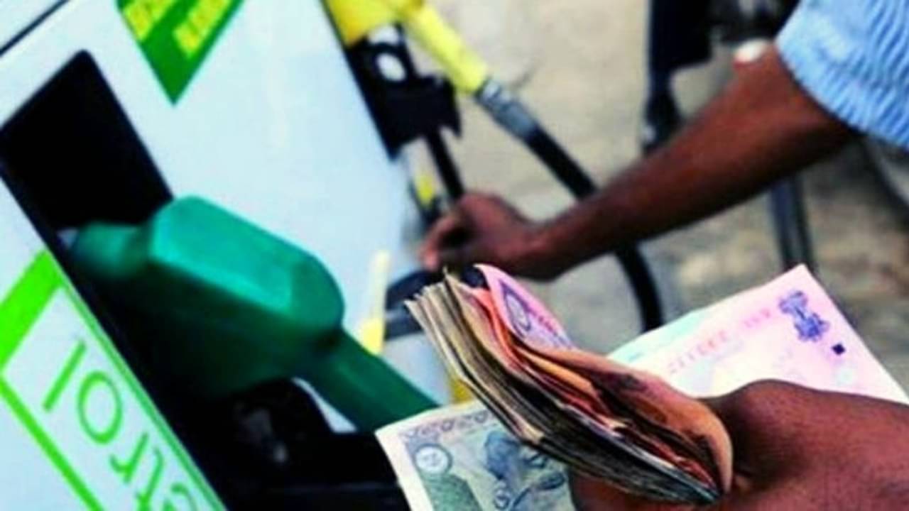 সপ্তাহের শেষ দিন দাম বাড়ল জ্বালানির, কপালে ভাঁজ আমজনতার