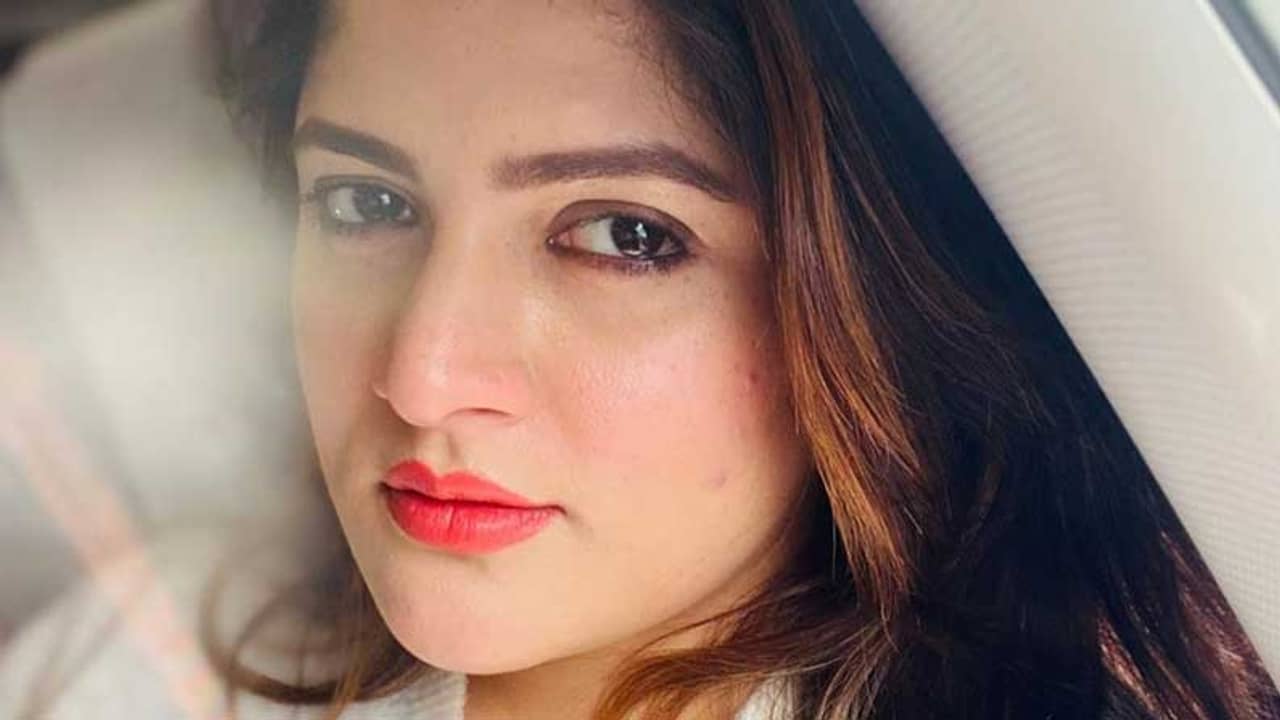 ভাল থাকতে চান শ্রাবন্তী, বিশেষ ব্যক্তির জন্য কি ইঙ্গিতপূর্ণ পোস্ট?