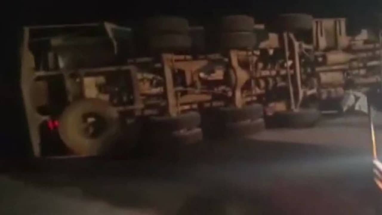 ডিভাইডারে ধাক্কা ট্যাঙ্কারের, উলটে যাওয়ার আগেই মাঝে ঢুকে পড়ল গাড়ি, ভয়াবহ দুর্ঘটনায় মৃত ৭