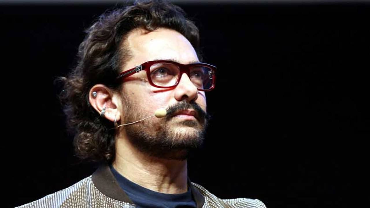 করোনা আক্রান্ত আমির খান, বাড়িতেই রয়েছেন কোয়ারেন্টাইনে