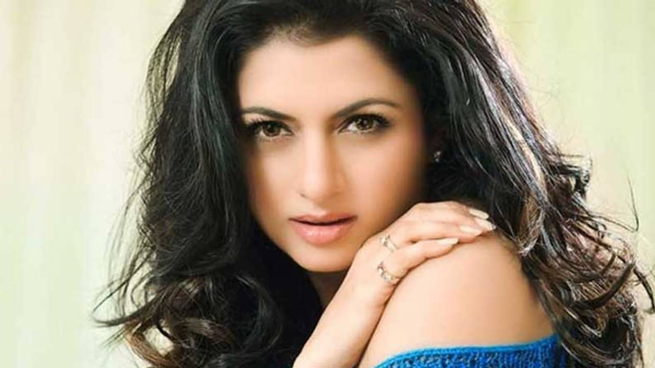 চুল পড়ে যাচ্ছে? ঘরোয়া সমাধান শেয়ার করলেন ভাগ্যশ্রী