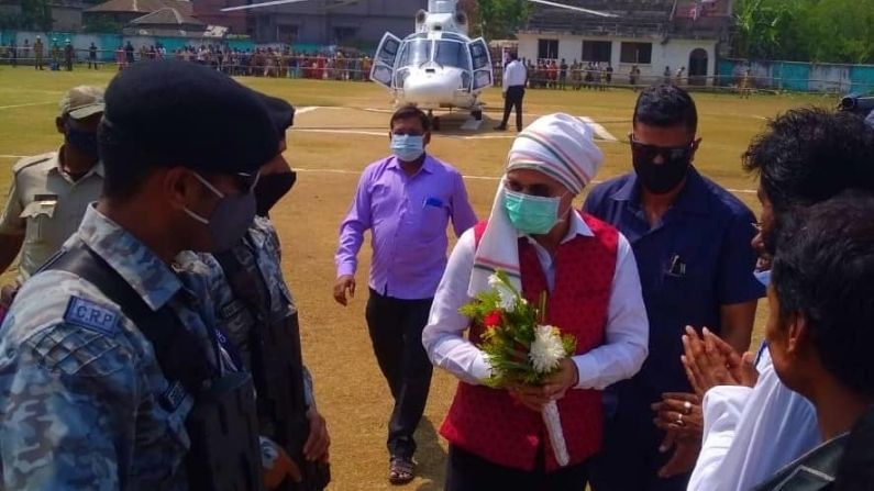 ‘বাংলায় দুই জোকারের খিস্তি খেউড়ের রাজনীতি চলছে’, নির্বাচনী প্রচারে এসে ঘাস-পদ্মকে তোপ অধীরের