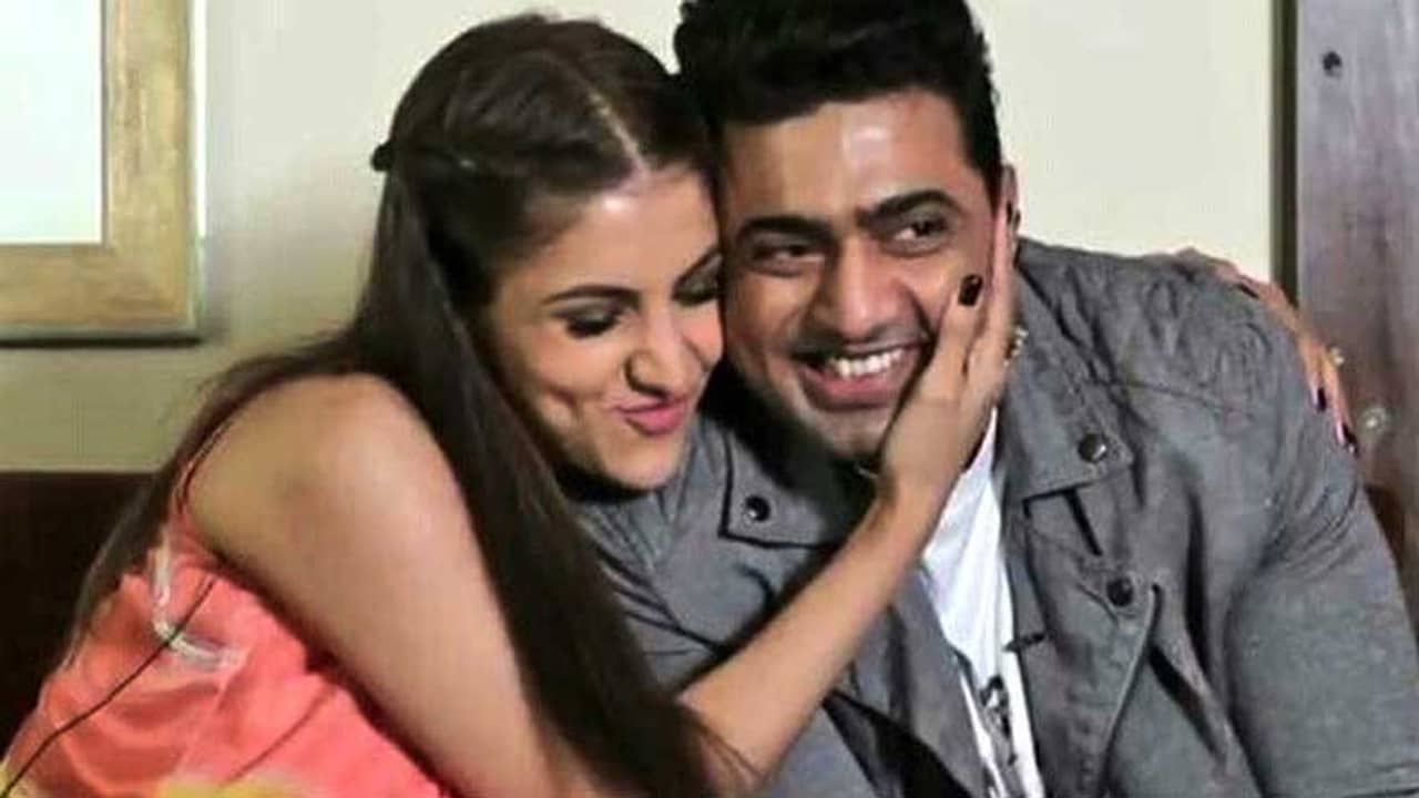 আর রাখঢাক নয়, প্রকাশ্যেই রুক্মিণীকে প্রেম-বার্তা দেবের