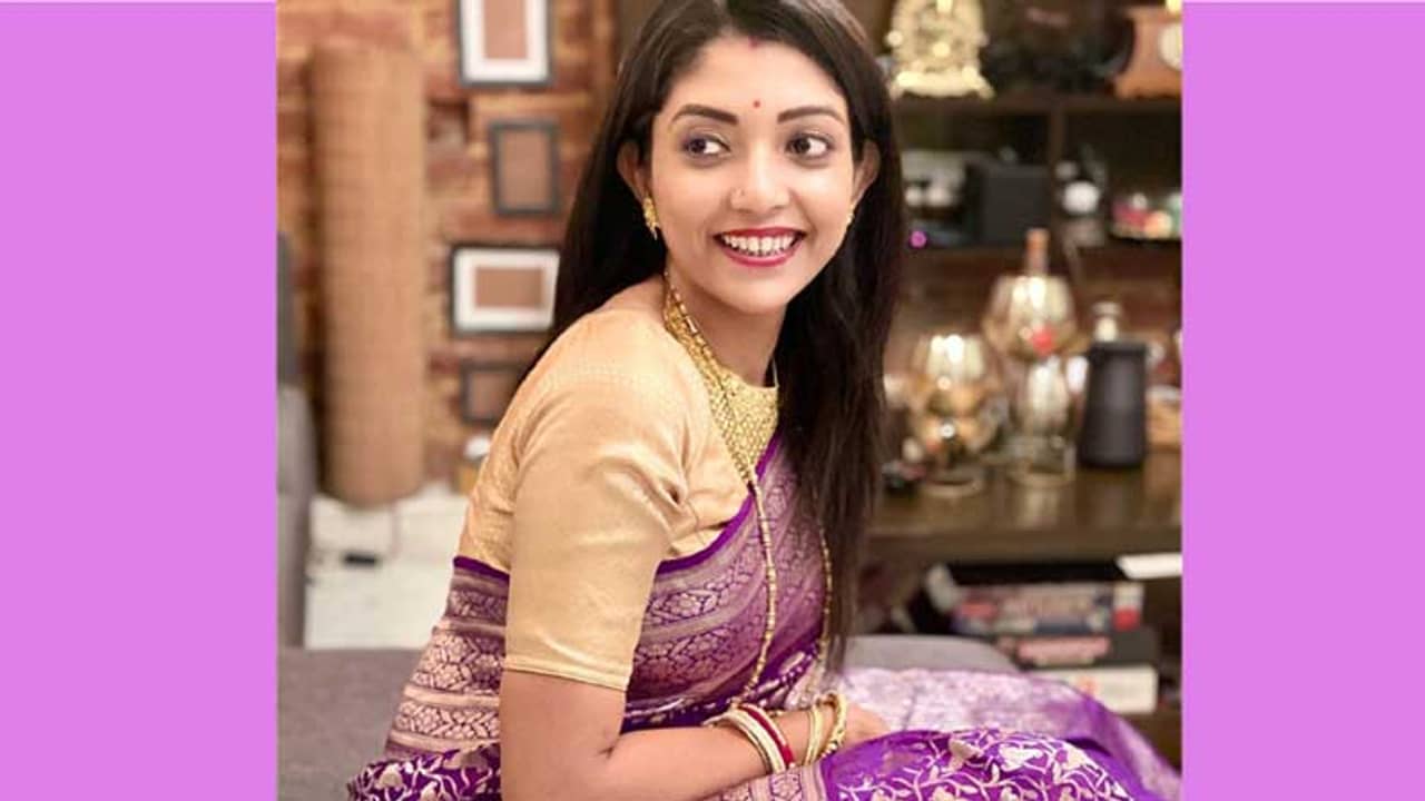 ‘আমার দিদি শাশুড়ির শাড়ি...’, গৌরি দেবীর শাড়িতে সাজলেন দেবলীনা