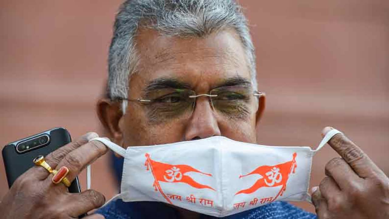 দিদিমণি দিল্লি গেলেন, কলকাতাও লন্ডনের বদলে ভেনিস হয়ে গেল, জলযন্ত্রণা নিয়ে মমতাকে খোঁচা দিলীপের