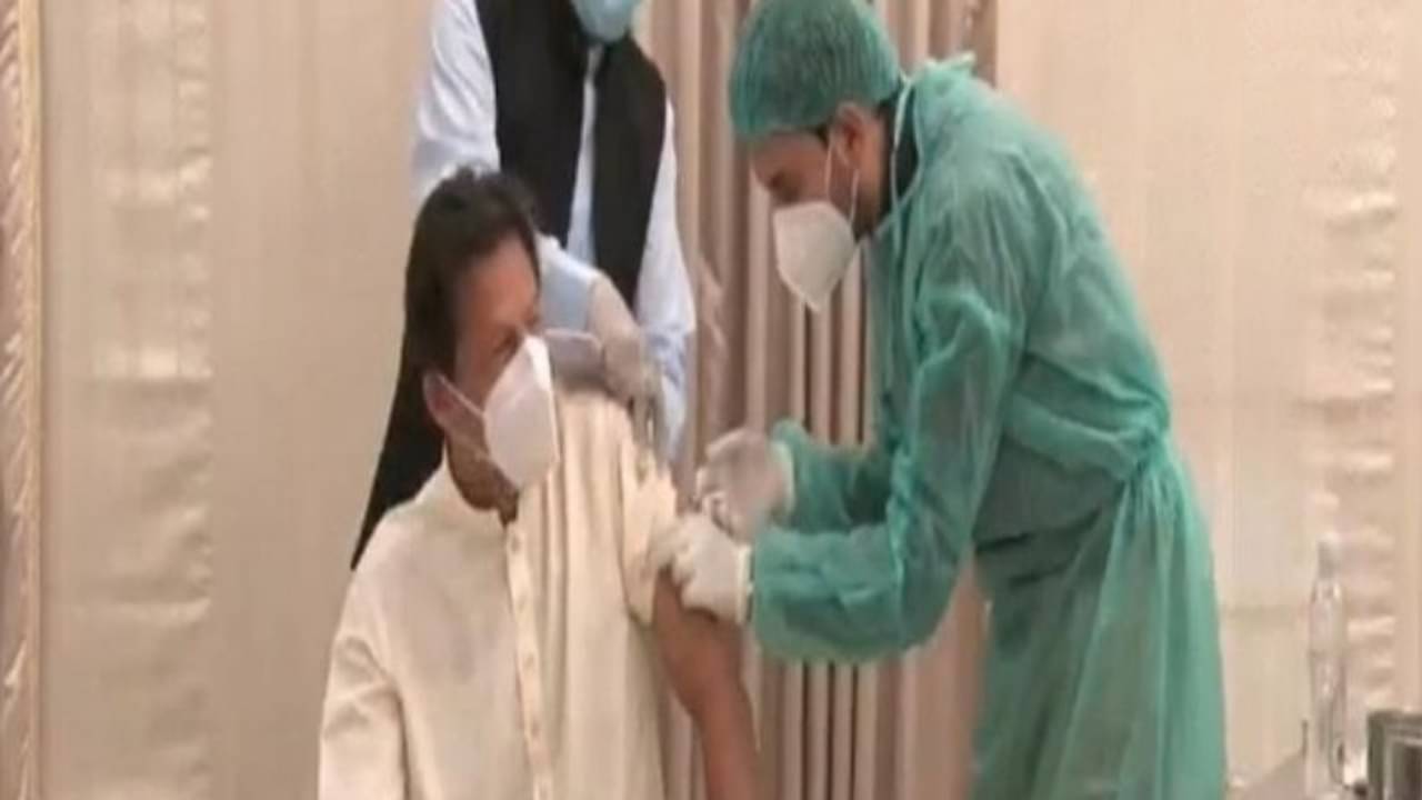 টিকা নিয়েই করোনা আক্রান্ত হলেন ইমরান খান, সুস্থতা কামনা মোদীর