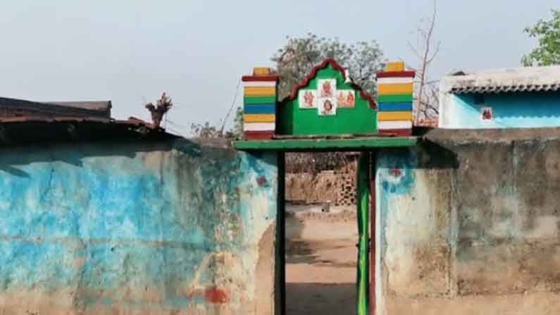 মধ্যরাতে বাড়িতে আচমকাই বিকট শব্দ, শরীর থেকে ছিন্ন হাত, রক্তাক্ত অবস্থায় কাতরাচ্ছিল যুবক মধ্যরাতে বাড়িতে আচমকাই বিকট শব্দ, শরীর থেকে ছিন্ন হাত, রক্তাক্ত অবস্থায় কাতরাচ্ছিল যুবক