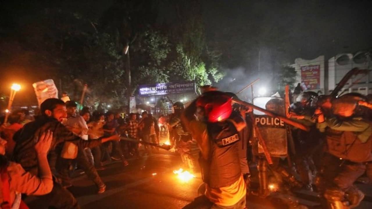 লেখক মুশতাকের মৃত্যুর প্রতিবাদে ফের রাস্তায় বাম ছাত্ররা