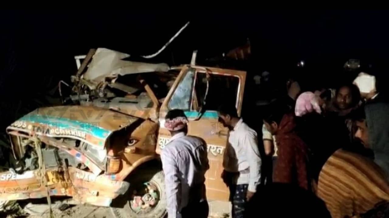 রাজ্য সড়কে ফের ভয়াবহ দুর্ঘটনা, তাল গাছে ধাক্কা মেরে খাদে পড়ল গাড়ি, মৃত ২ ভাই