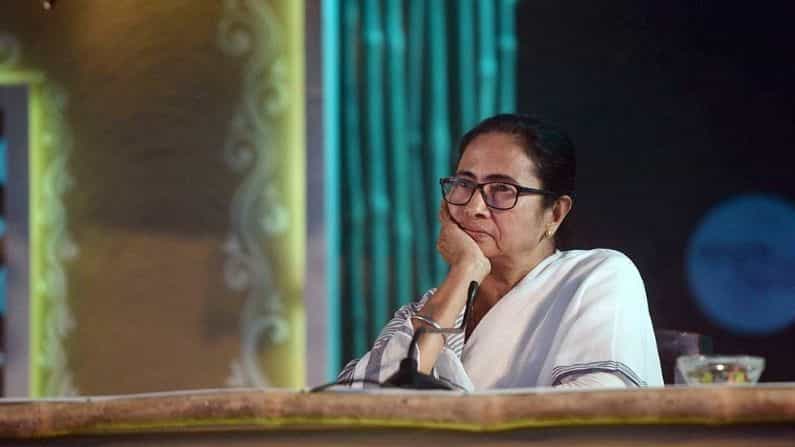 'মমতা সেদিন এয়ার হোস্টেজ় সেজে যেতে চেয়েছিলেন...' 'মমতা সেদিন এয়ার হোস্টেজ় সেজে যেতে চেয়েছিলেন...'