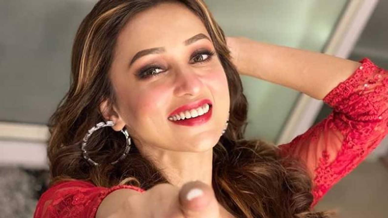 ‘জাস্ট ইউ’, মিমি চক্রবর্তীর জীবনে কি কোনও নতুন প্রেম?