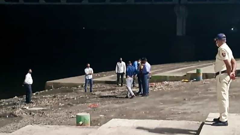 মুখে রুমাল গুঁজে জোর করে লেখানো হয়েছিল সুইসাইড নোট, কীভাবে খুন হয়েছিলেন মনসুখ? মুখে রুমাল গুঁজে জোর করে লেখানো হয়েছিল সুইসাইড নোট, কীভাবে খুন হয়েছিলেন মনসুখ?