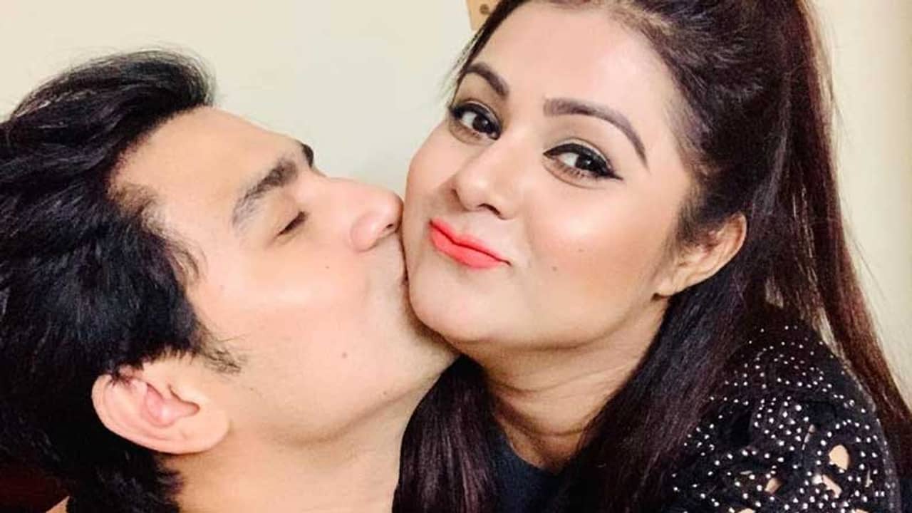 প্রীতি-রাহুলের দীর্ঘদিনের ইচ্ছেপূরণ! কী করছেন দম্পতি?