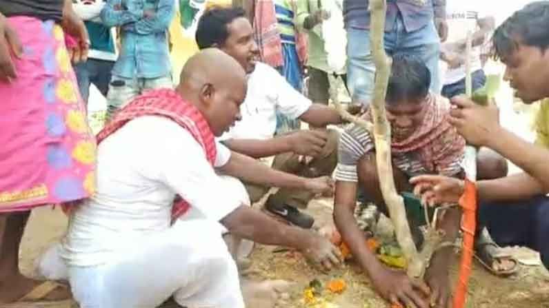 মেনুতে ভাত-মুরগির মাংস, শেষ পাতে দুই মিষ্টি! আড়ম্বরে পালিত হল টিকিট পেয়েও তৃণমূল ত্যাগী নেত্রীর শ্রাদ্ধানুষ্ঠান